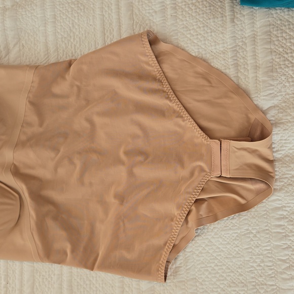 Honeylove shaping cami body suit - Picture 4 of 6